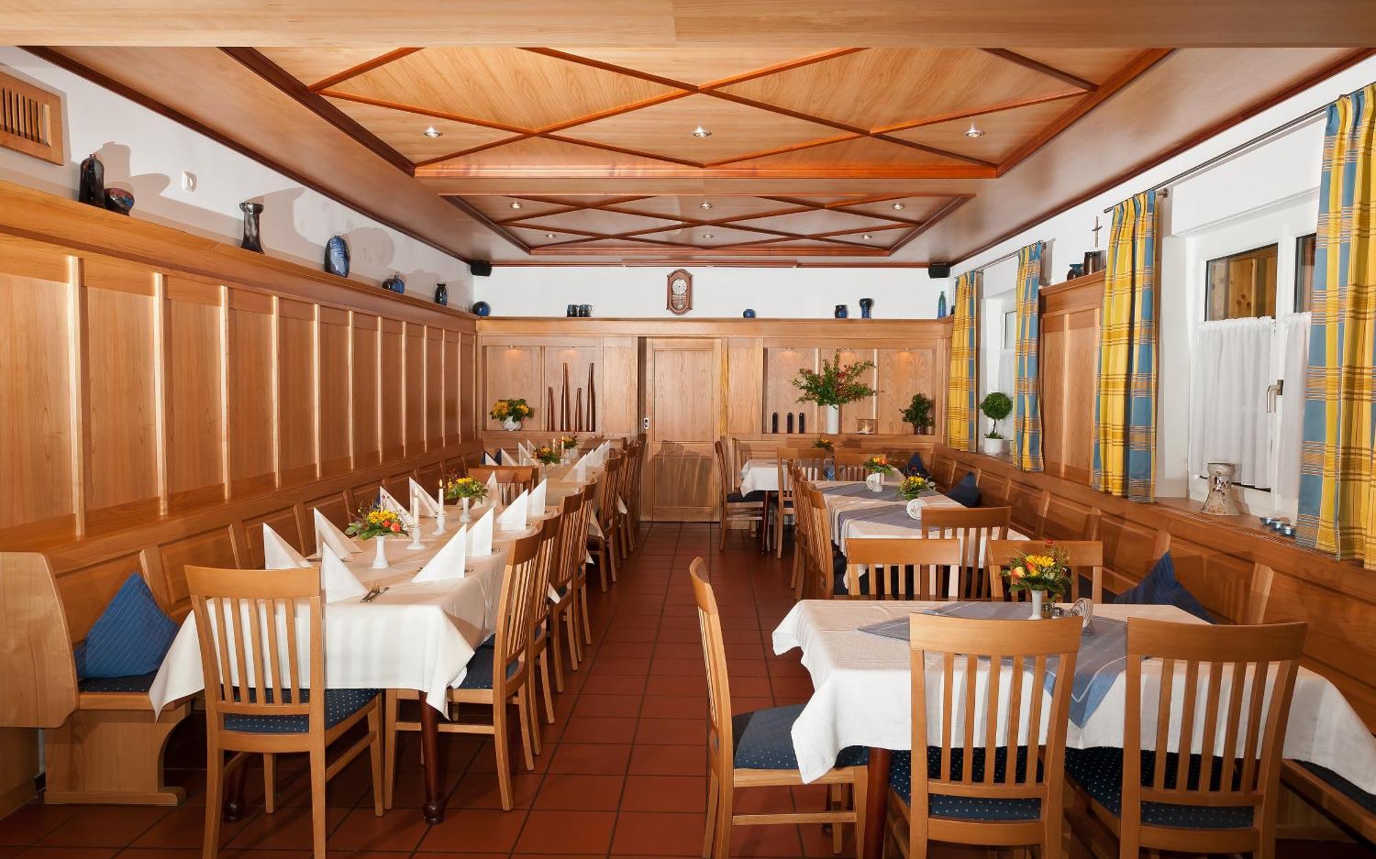 Hotel Gasthof Stocker Obertraubling Ngoại thất bức ảnh