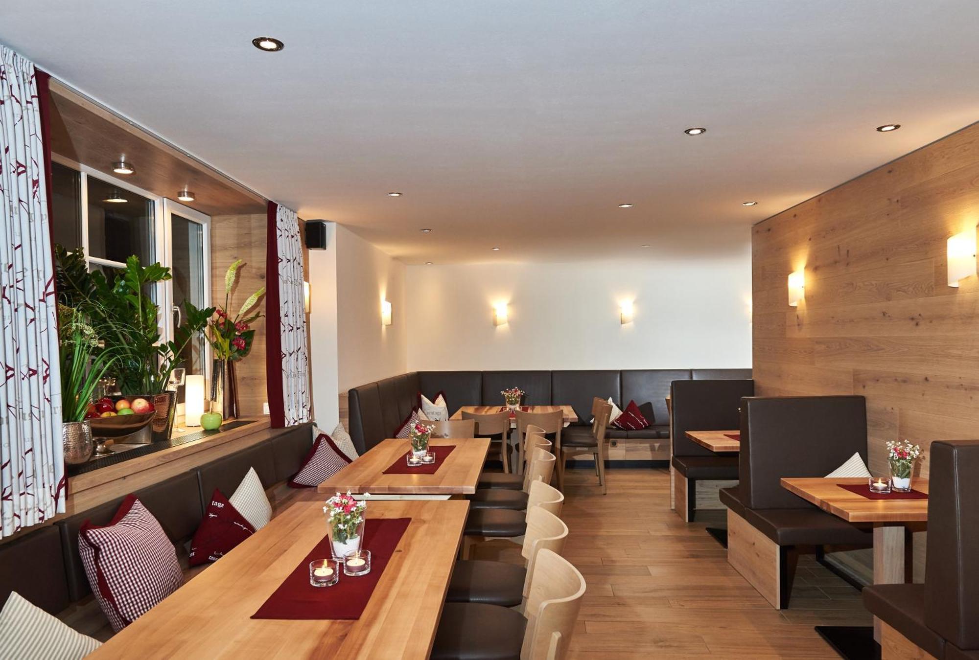 Hotel Gasthof Stocker Obertraubling Ngoại thất bức ảnh