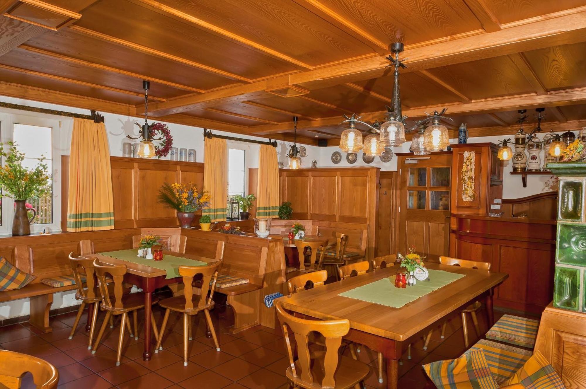 Hotel Gasthof Stocker Obertraubling Ngoại thất bức ảnh