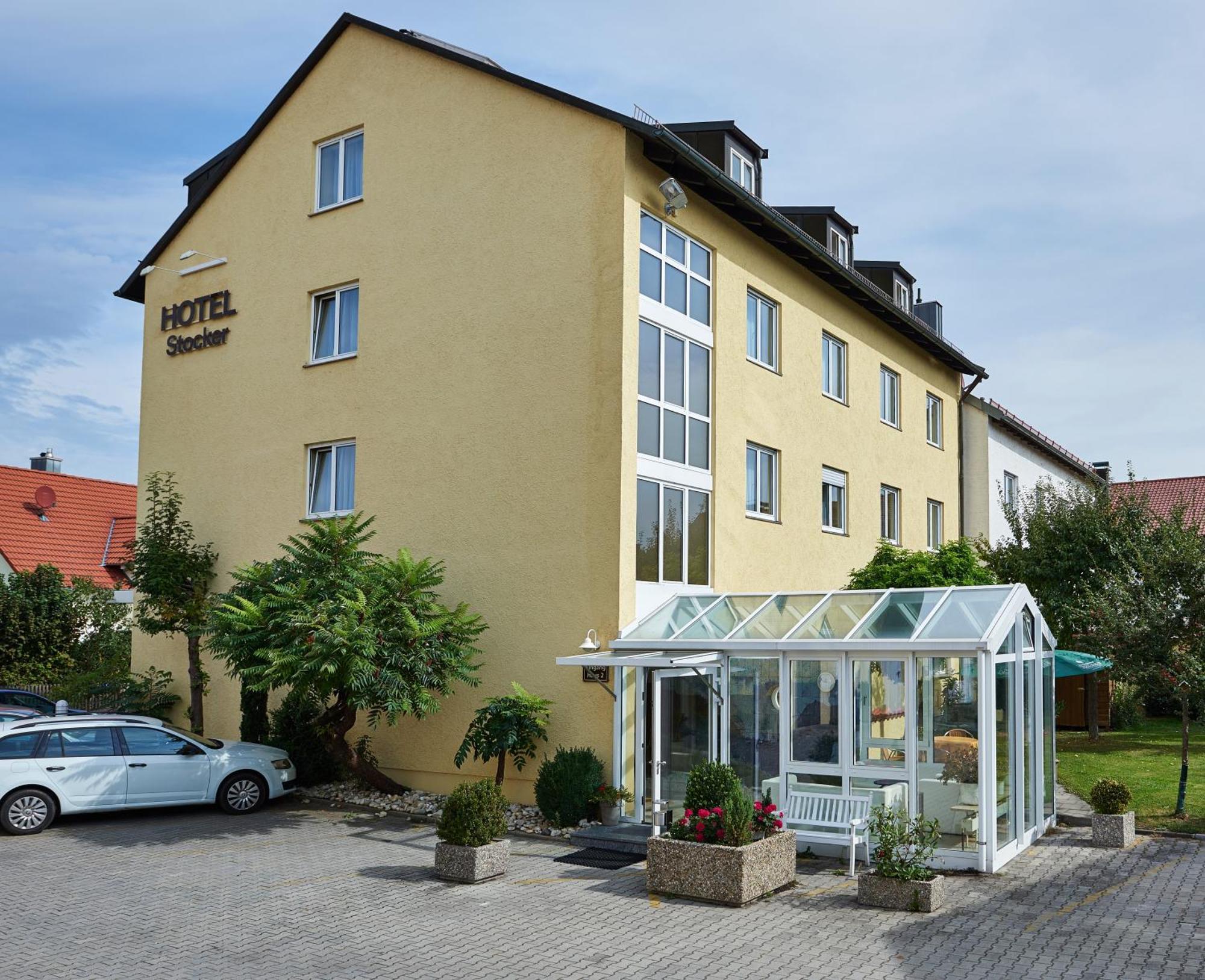 Hotel Gasthof Stocker Obertraubling Ngoại thất bức ảnh