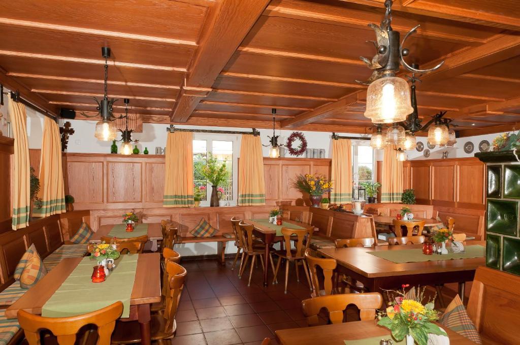 Hotel Gasthof Stocker Obertraubling Ngoại thất bức ảnh