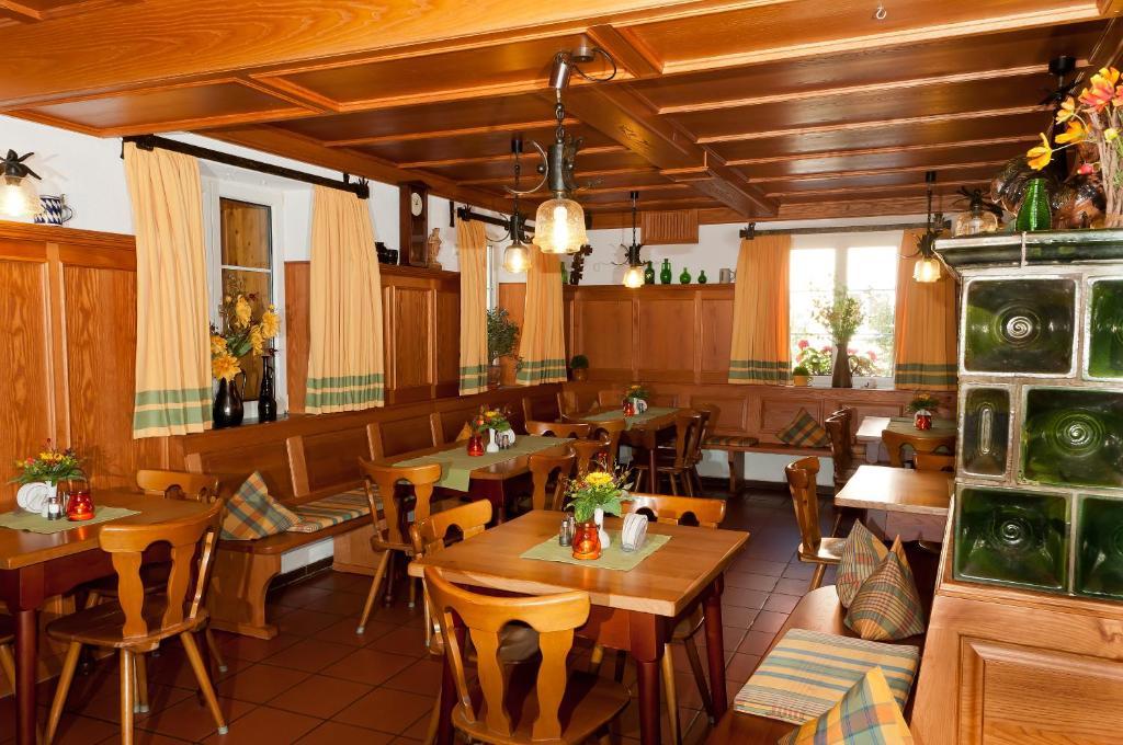 Hotel Gasthof Stocker Obertraubling Ngoại thất bức ảnh